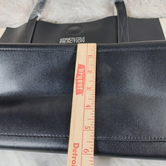 Kenneth Cole Recreation Women's Black and Cream Large  Tote - Picture 11 of 11